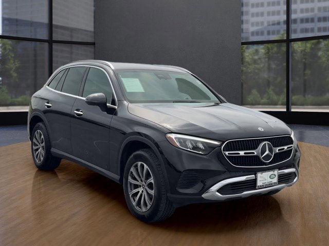 Used 2024 Mercedes-Benz GLC 300 image 3