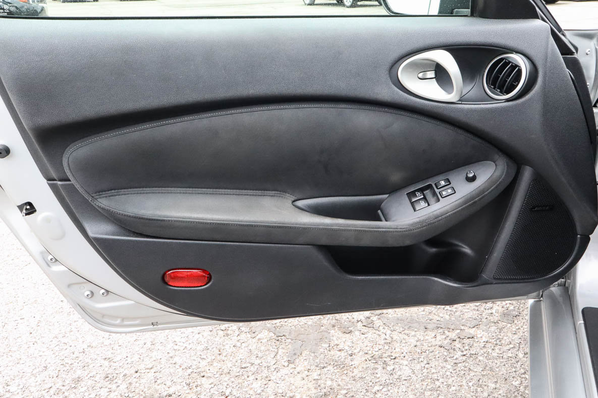 Used 2012 Nissan 370Z Touring w/ Sport Pkg image 13