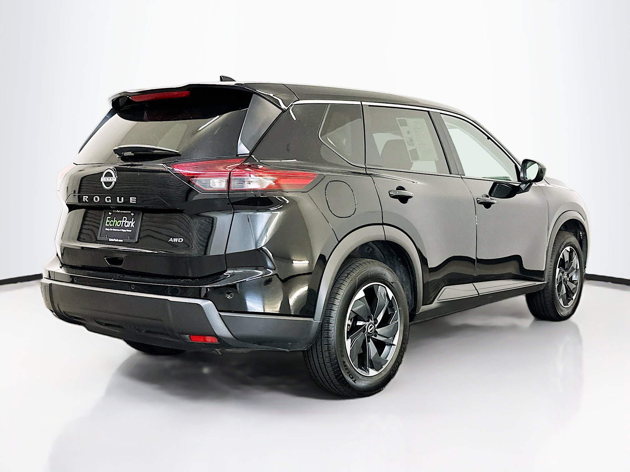 Used 2025 Nissan Rogue SV image 9