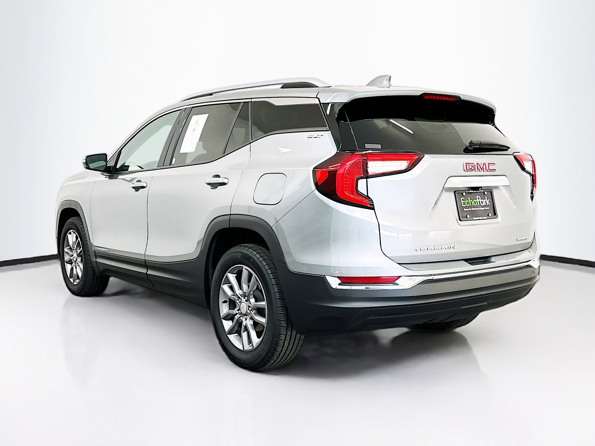 Used 2024 GMC Terrain SLT image 5