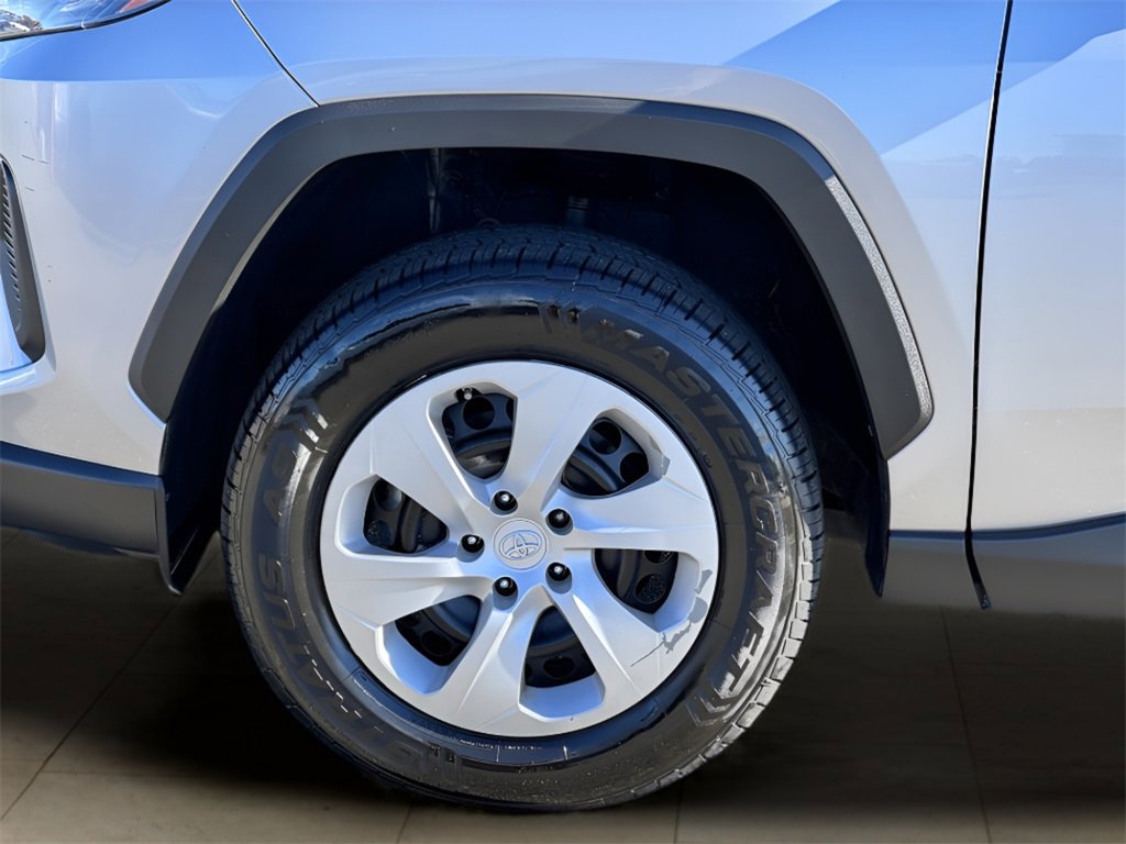 Used 2023 Toyota RAV4 LE image 34