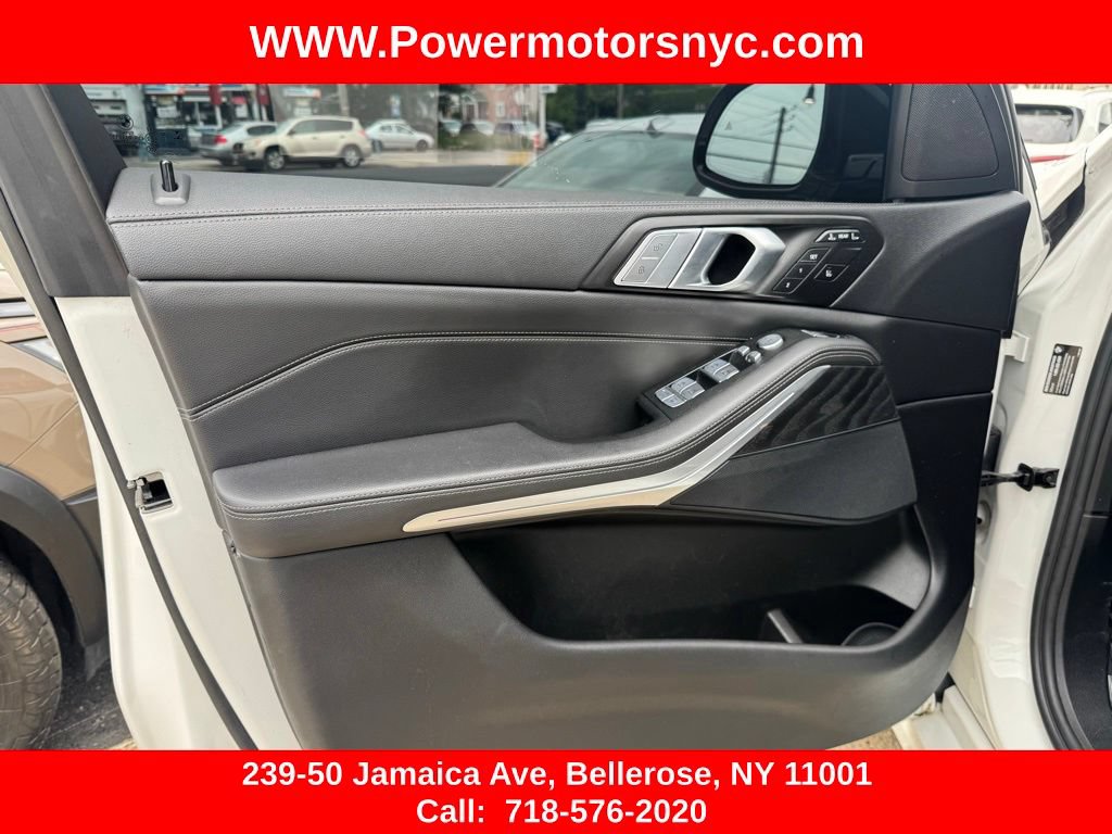 Used 2022 BMW X7 xDrive40i w/ Premium Package AWD/4WD image 22