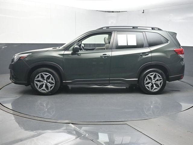 Used 2023 Subaru Forester Premium image 5