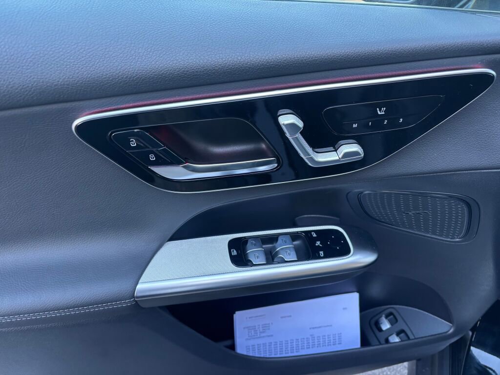 New 2026 Mercedes-Benz GLC 350e 4MATIC image 10