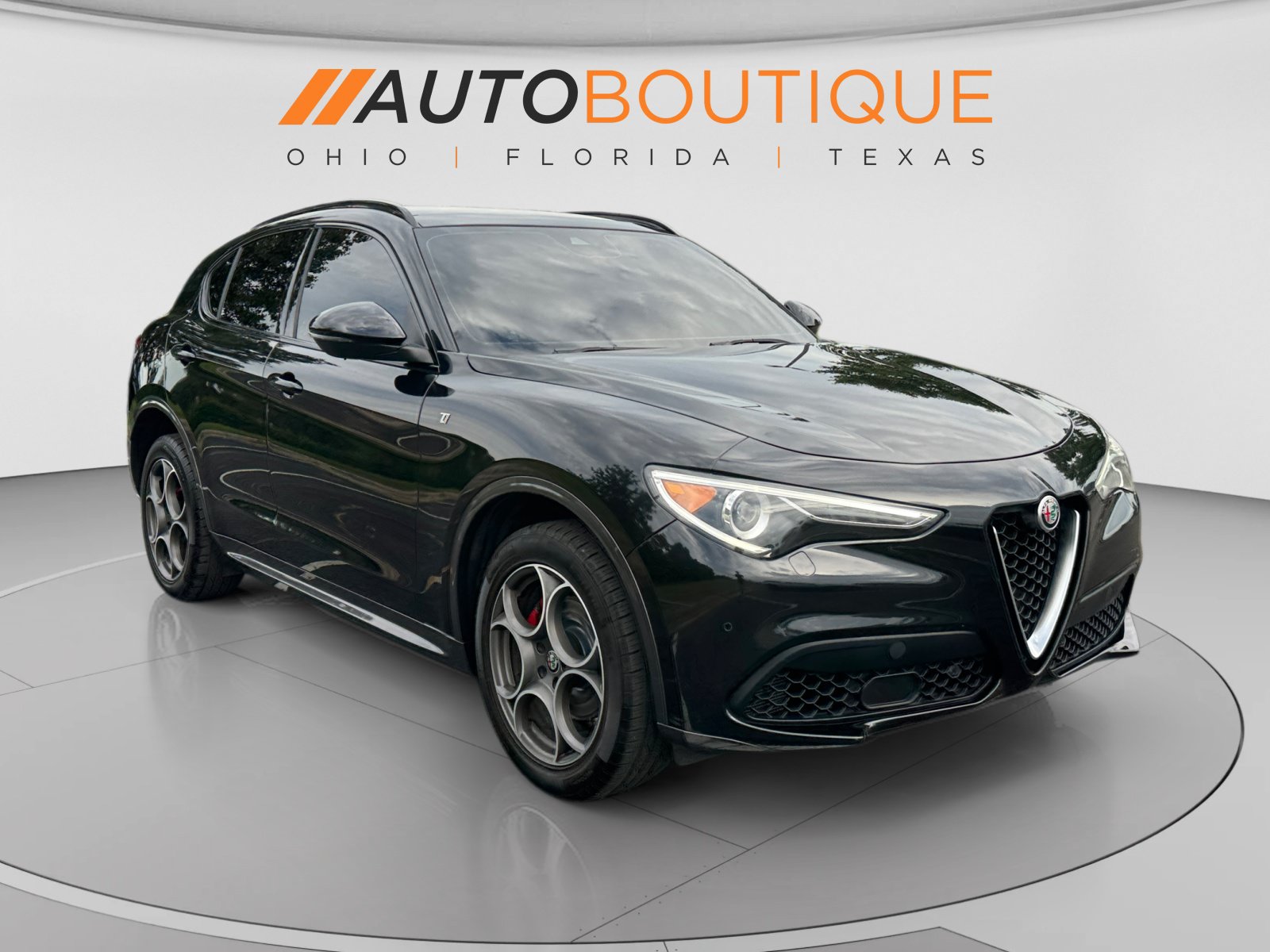 Used 2023 Alfa Romeo Stelvio Ti w/ Active Assist Plus Package AWD/4WD image 7