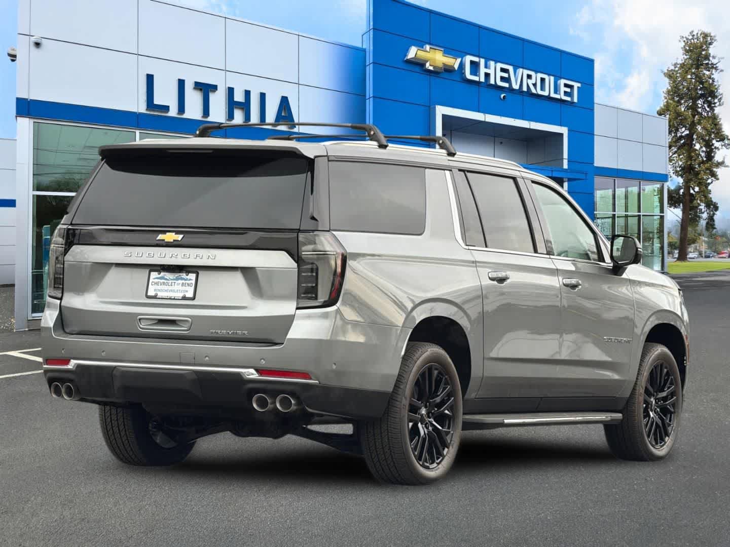 New 2026 Chevrolet Suburban Premier AWD/4WD image 2