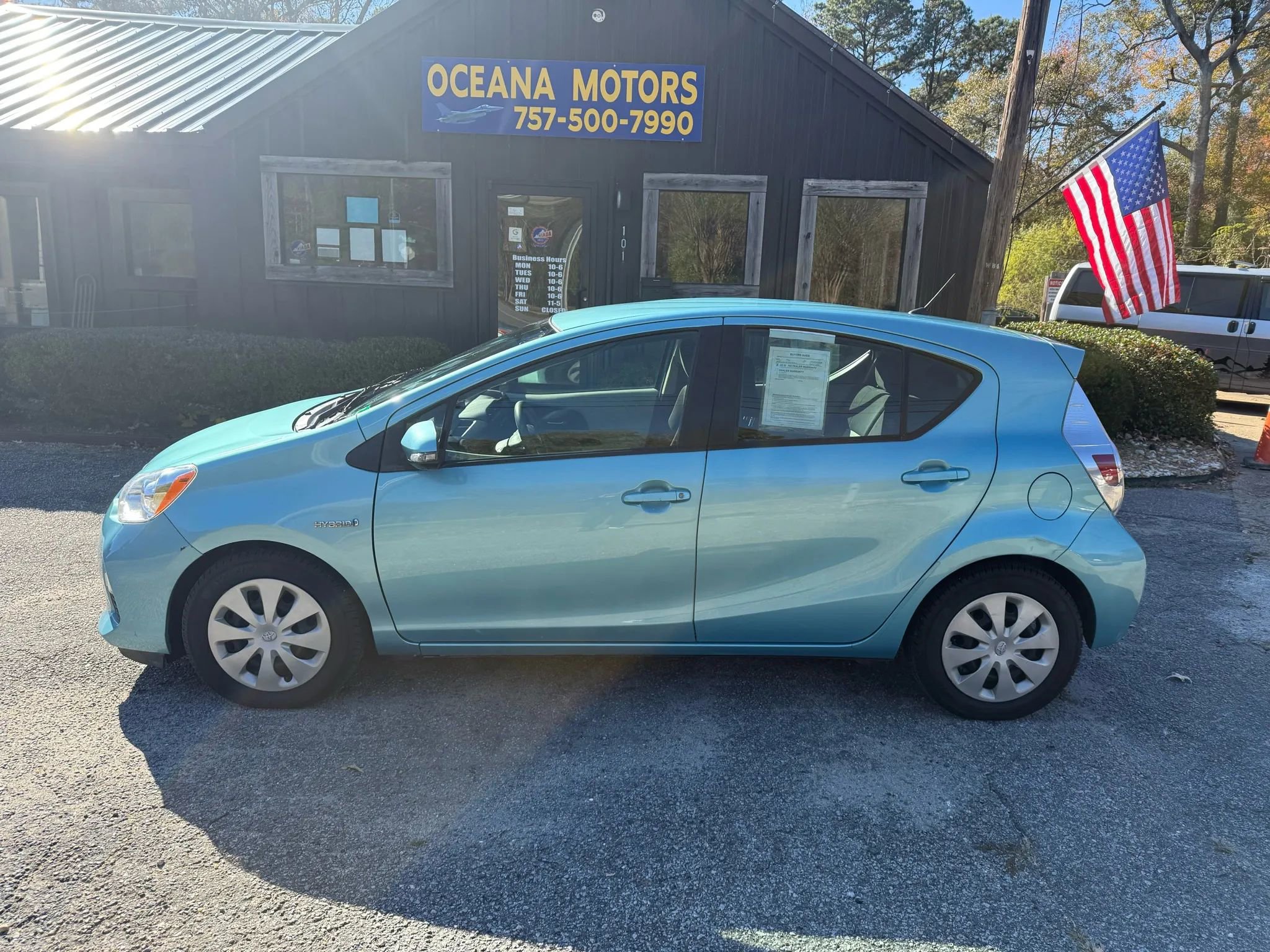 Used 2013 Toyota Prius C Three image 8