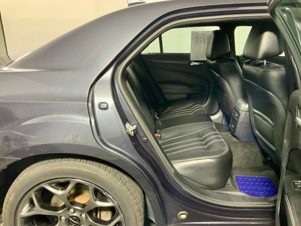 Used 2016 Chrysler 300 S RWD image 29