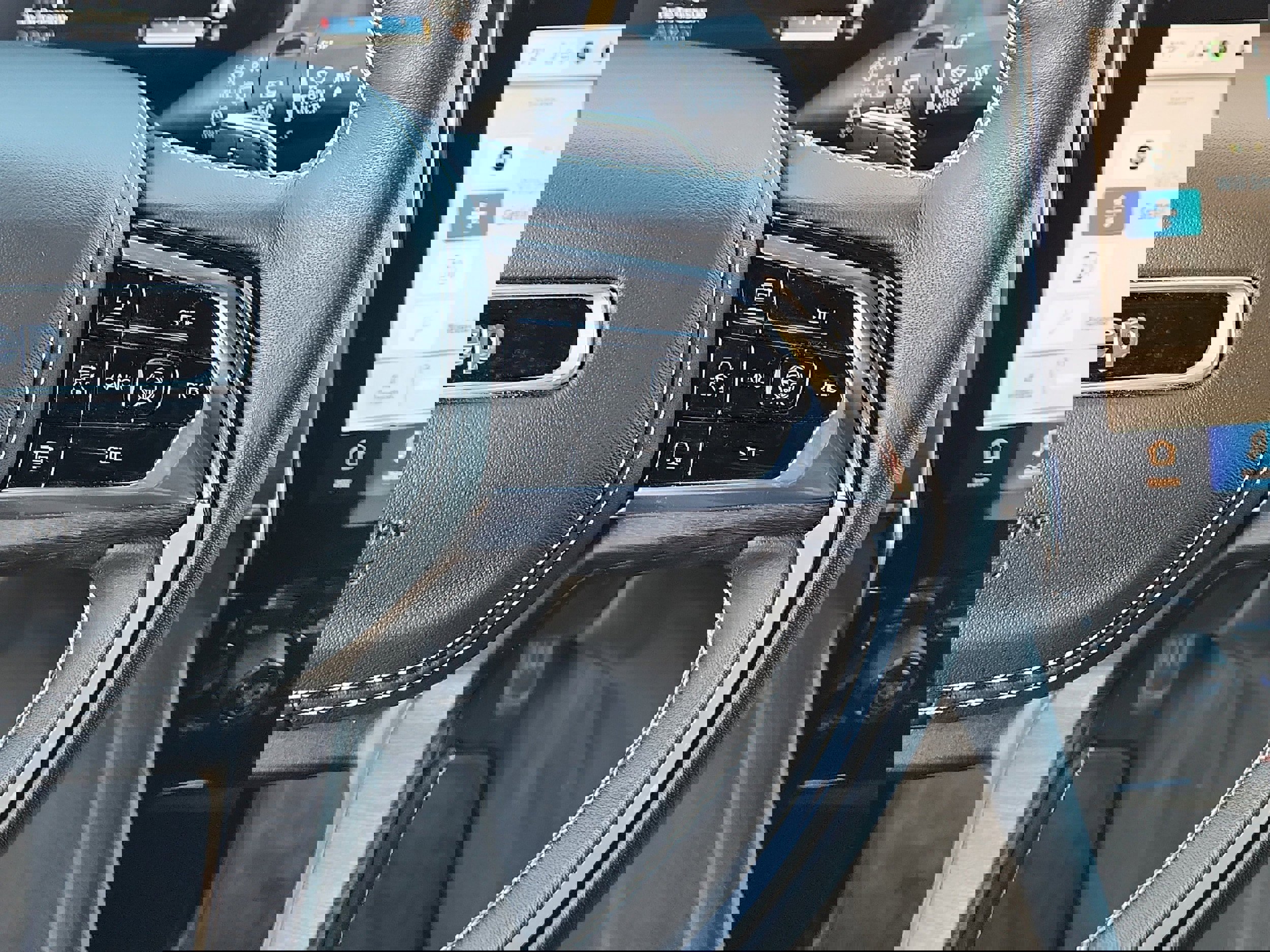 Used 2023 Jeep Grand Cherokee Overland w/ Adv Protech Group III image 16