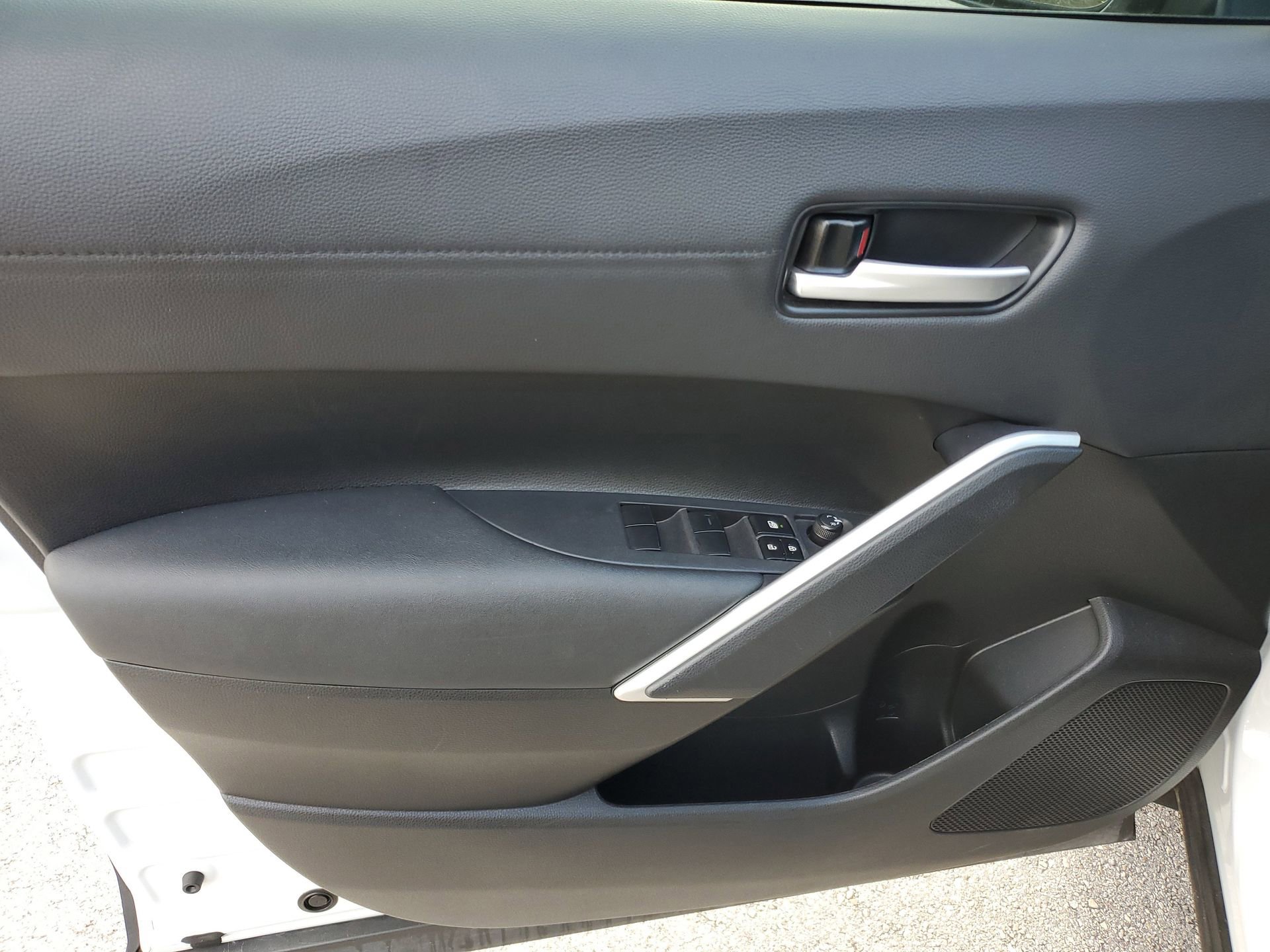 Used 2023 Toyota Corolla Cross XSE w/ Convenience Package image 17