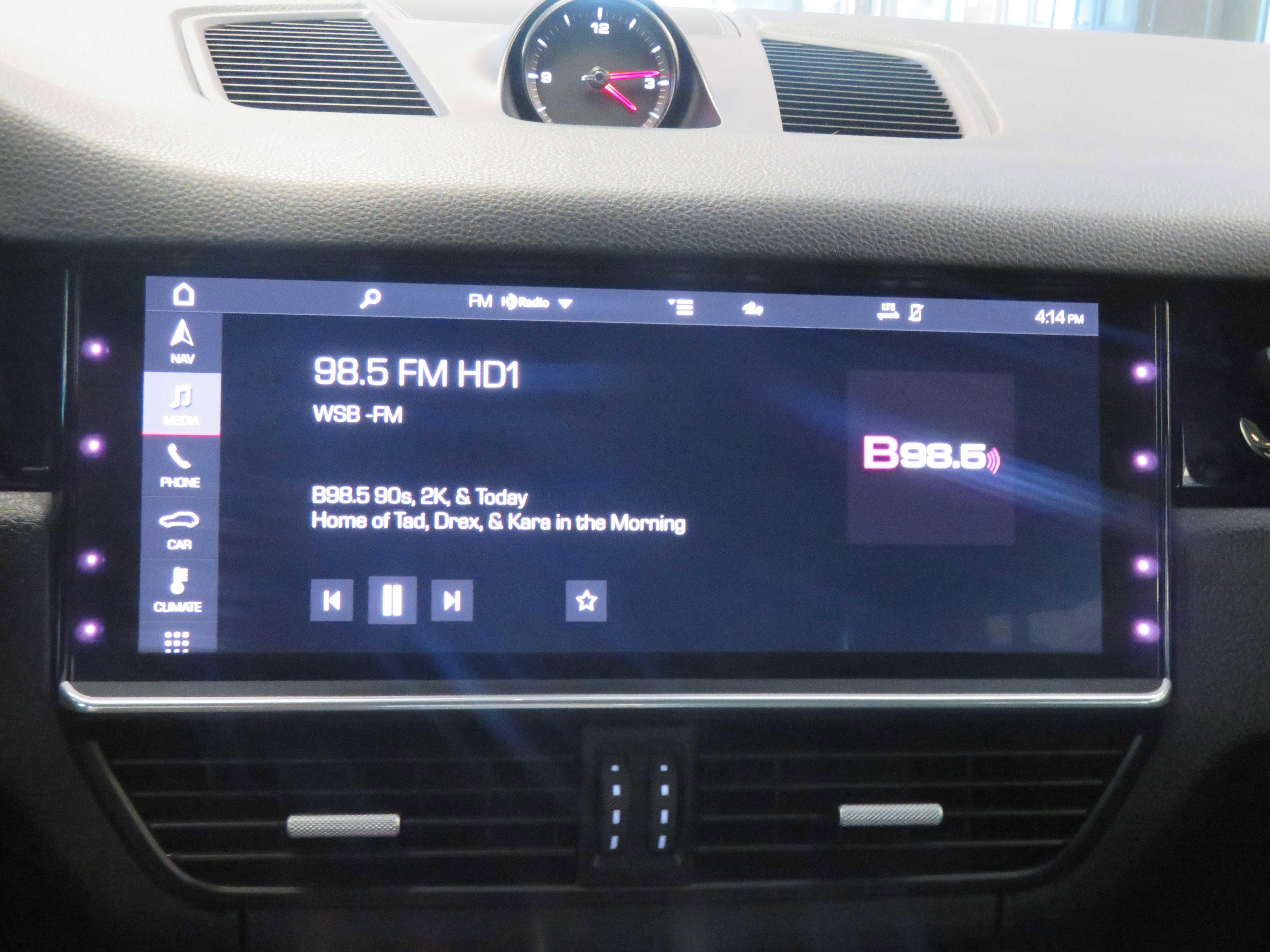 Used 2020 Porsche Cayenne S image 40