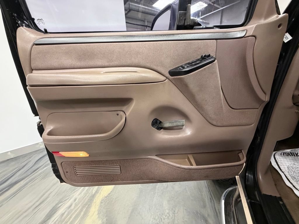 Used 1993 Ford Bronco Eddie Bauer AWD/4WD image 48