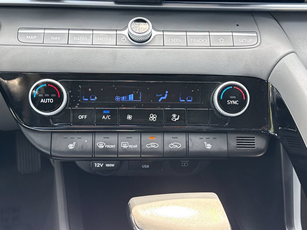 Used 2025 Hyundai Elantra SEL FWD image 24
