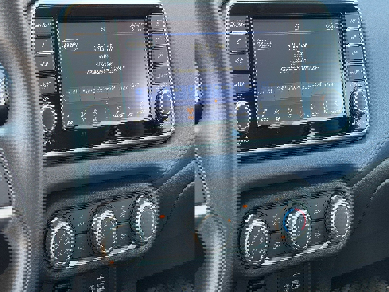 Used 2025 Nissan Versa SV image 22