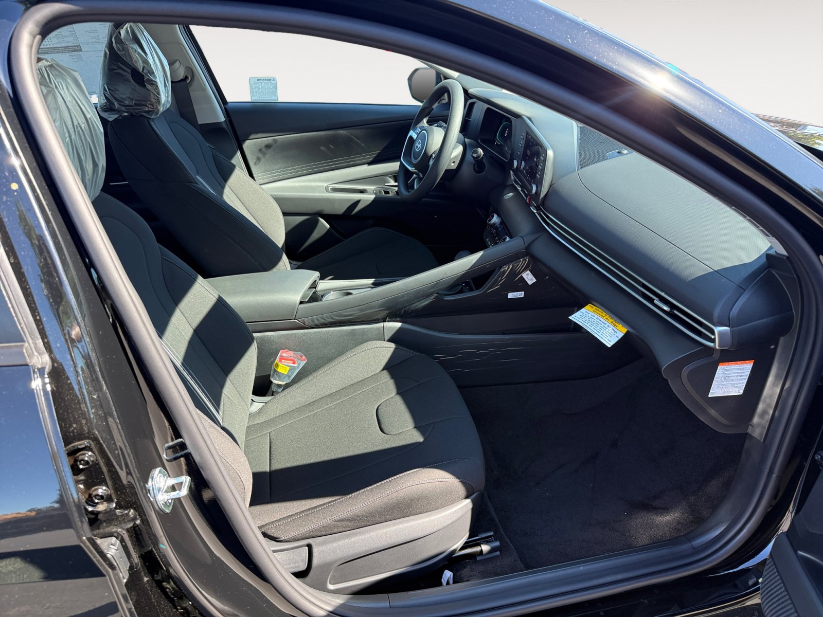 New 2026 Hyundai Elantra Hybrid FWD image 19