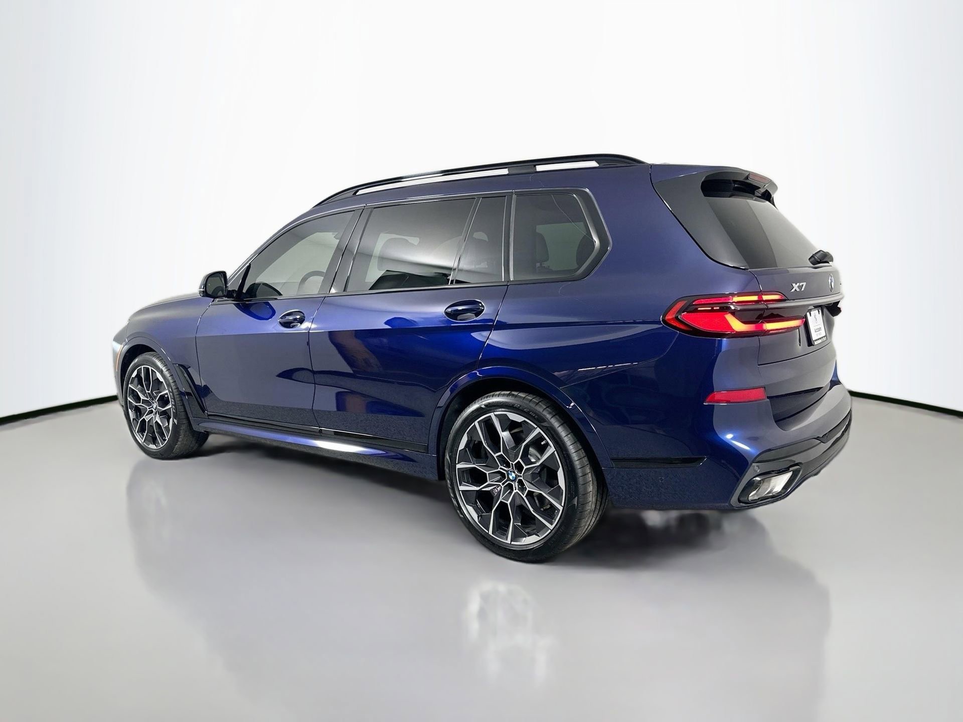 New 2026 BMW X7 xDrive40i w/ M Sport Package image 7