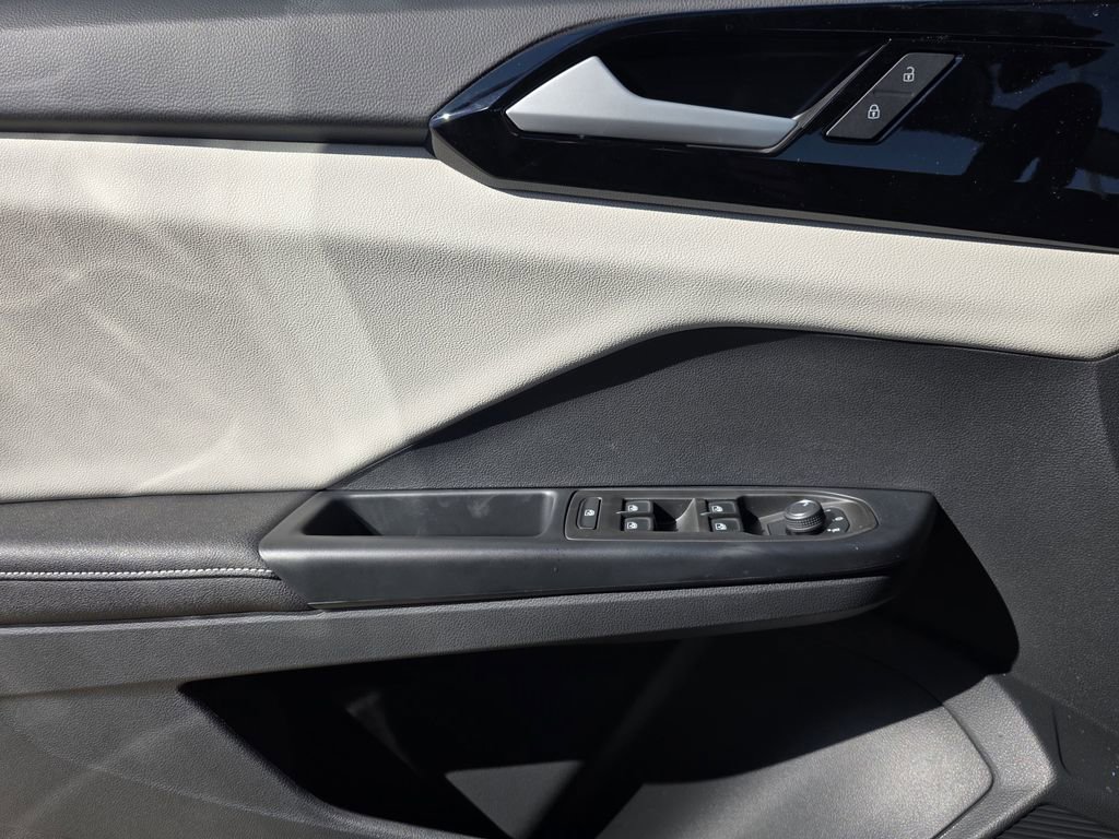 New 2026 Volkswagen Taos S FWD image 19