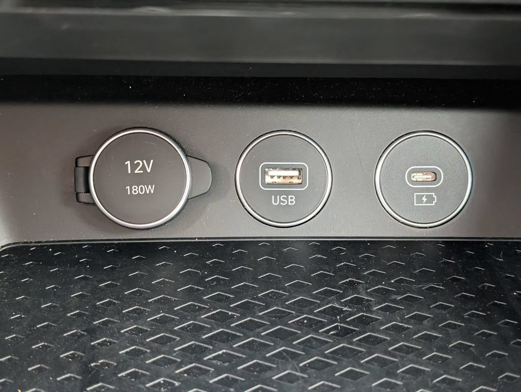 Used 2026 Genesis G70 2.5T RWD image 33