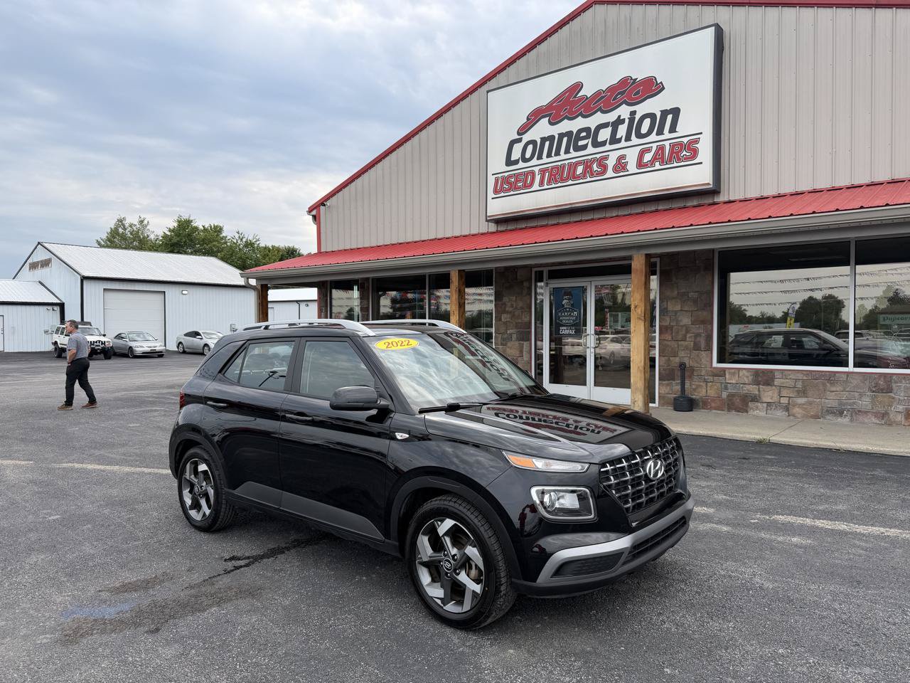 Used 2022 Hyundai Venue SEL w/ Cargo Package FWD image 1