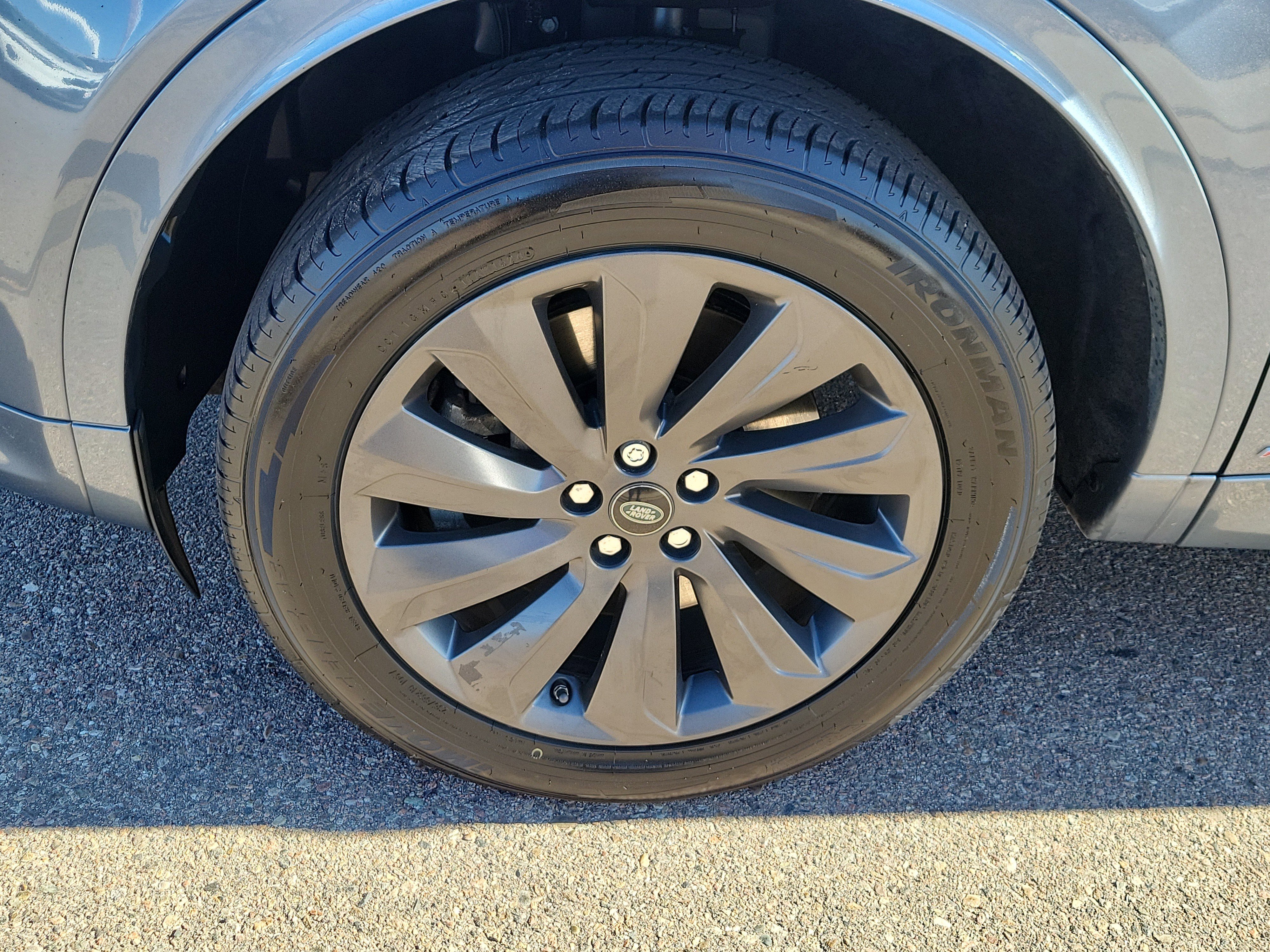 Used 2020 Land Rover Discovery Sport S R-Dynamic image 17