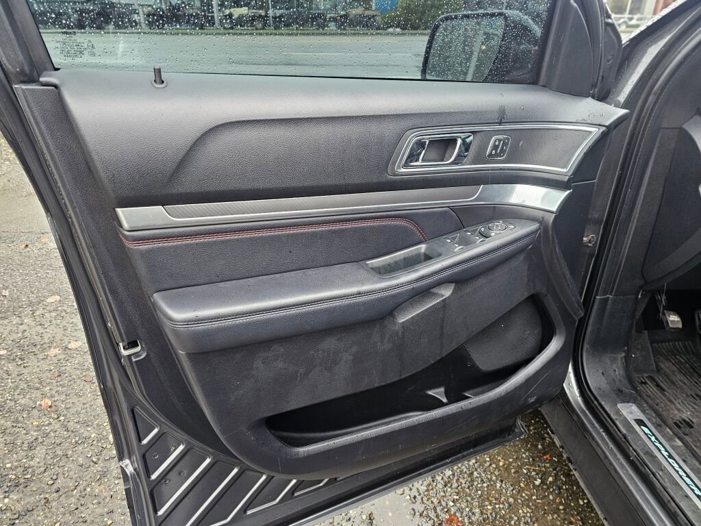 Used 2018 Ford Explorer Sport w/ Equipment Group 401A image 24