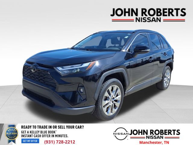 Used 2022 Toyota RAV4 XLE Premium image 3