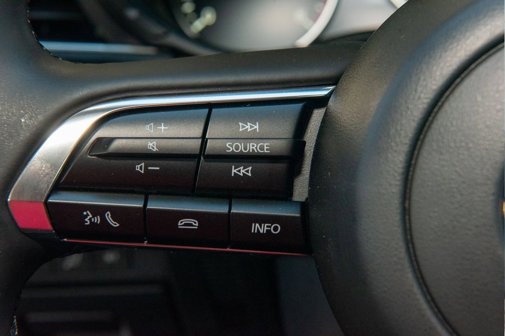 New 2025 MAZDA MAZDA3 2.5 S Hatchback w/ Premium Pkg image 26