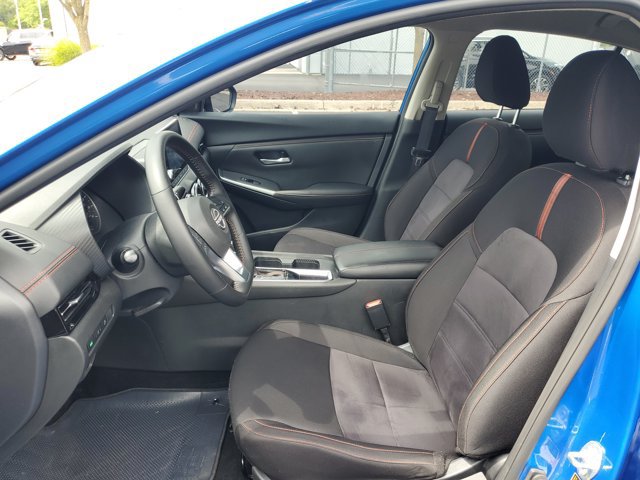 Certified 2025 Nissan Sentra SR FWD image 5