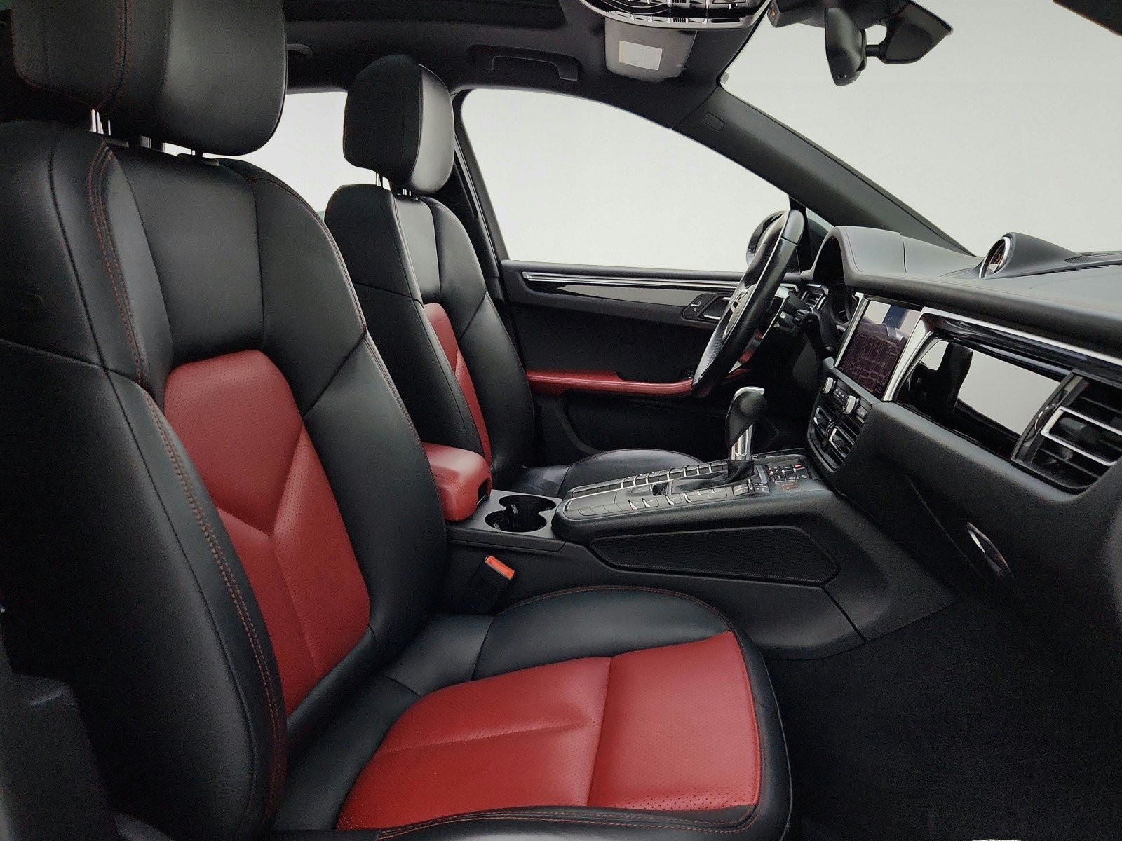 Used 2021 Porsche Macan S AWD/4WD image 24