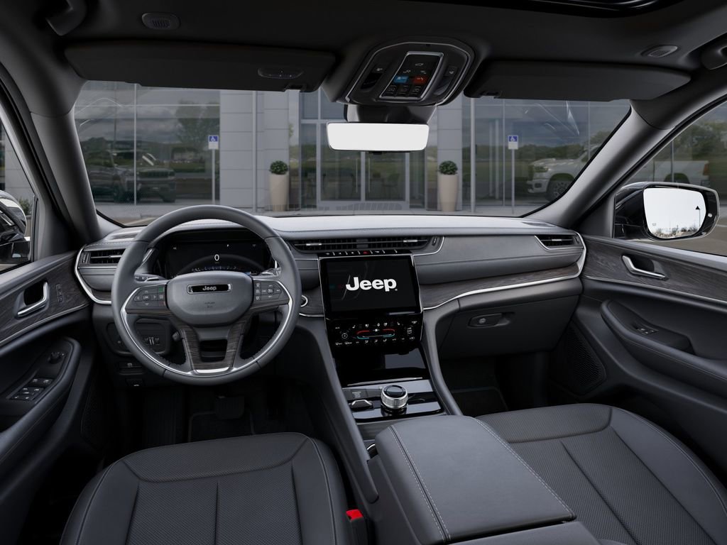 New 2025 Jeep Grand Cherokee Limited w/ Luxury Tech Group II image 16