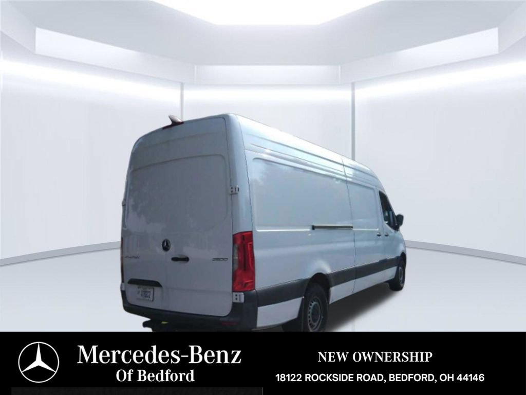 Used 2024 Mercedes-Benz Sprinter 2500 image 4