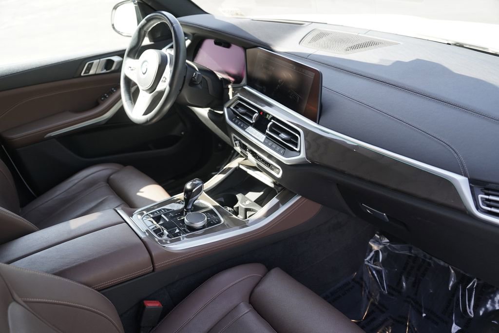 Used 2022 BMW X5 xDrive45e w/ M Sport Package AWD/4WD image 15