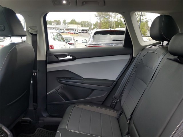 Certified 2023 Volkswagen Taos SE image 10