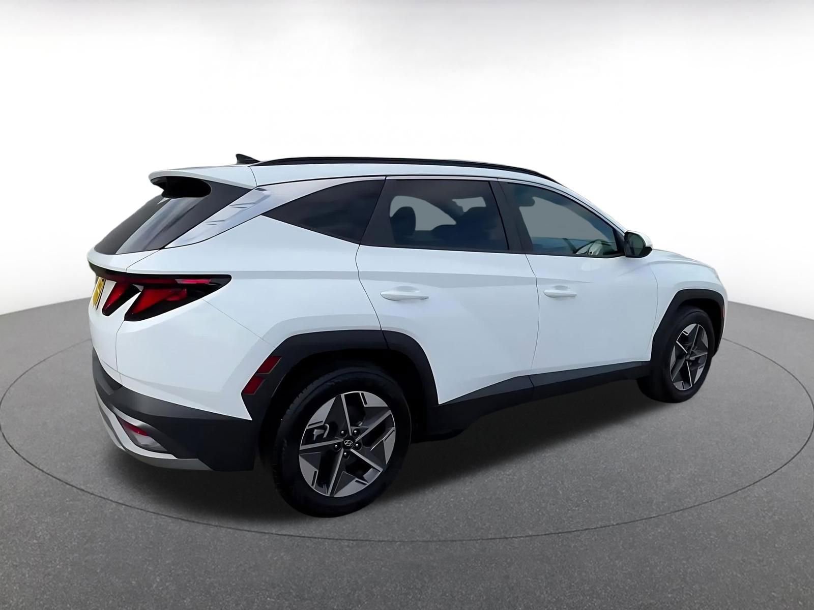 Used 2025 Hyundai Tucson SEL FWD image 16