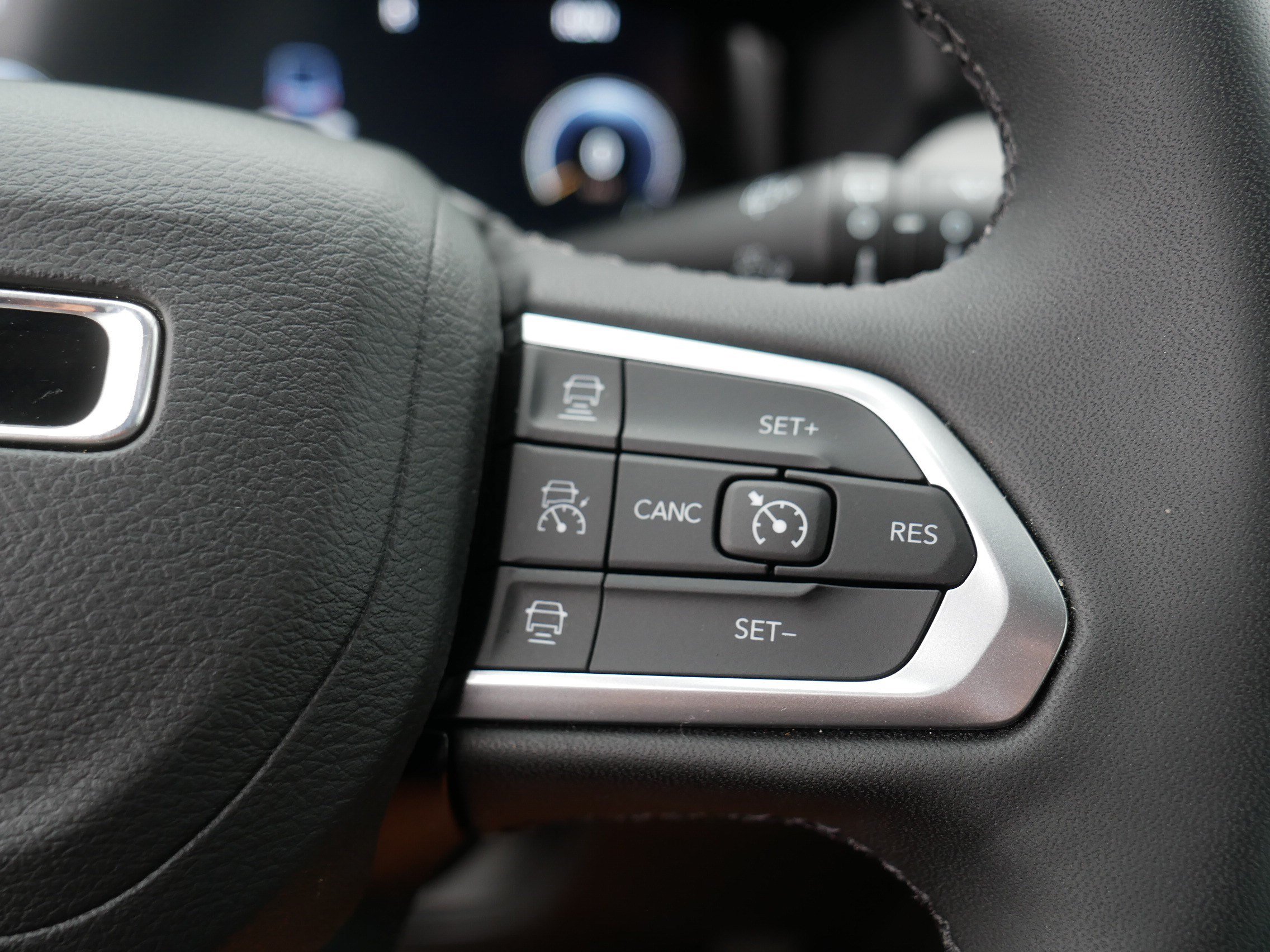 Used 2025 Jeep Compass Limited w/ Elite Group AWD/4WD image 29