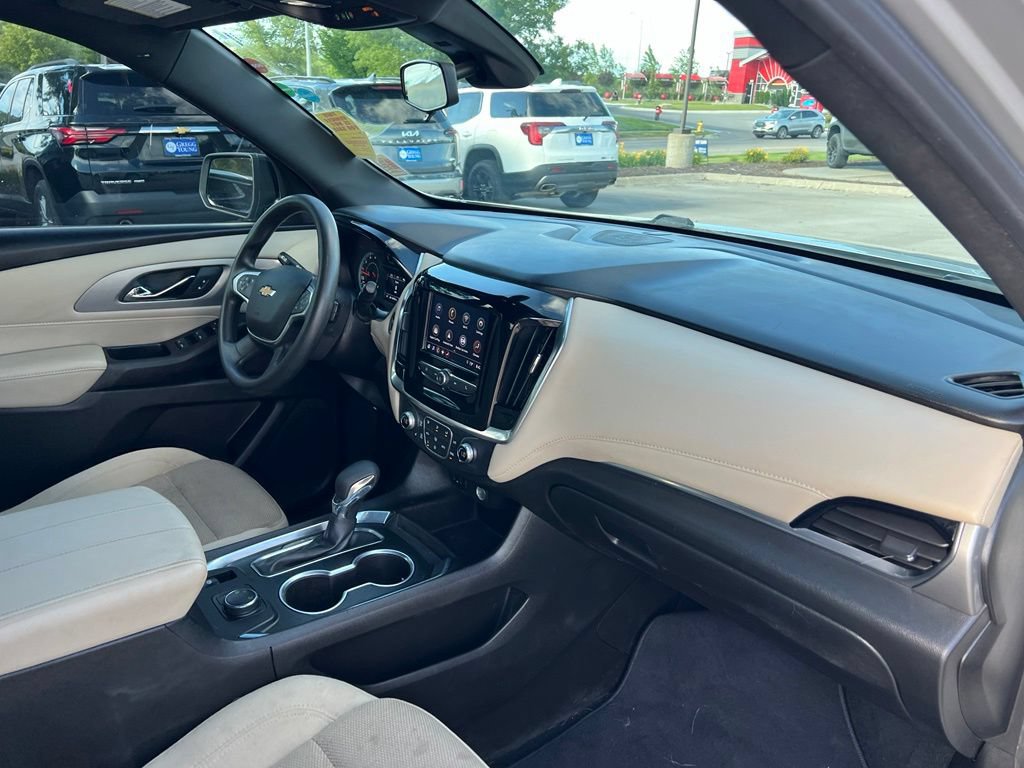 Used 2022 Chevrolet Traverse LS AWD/4WD image 28