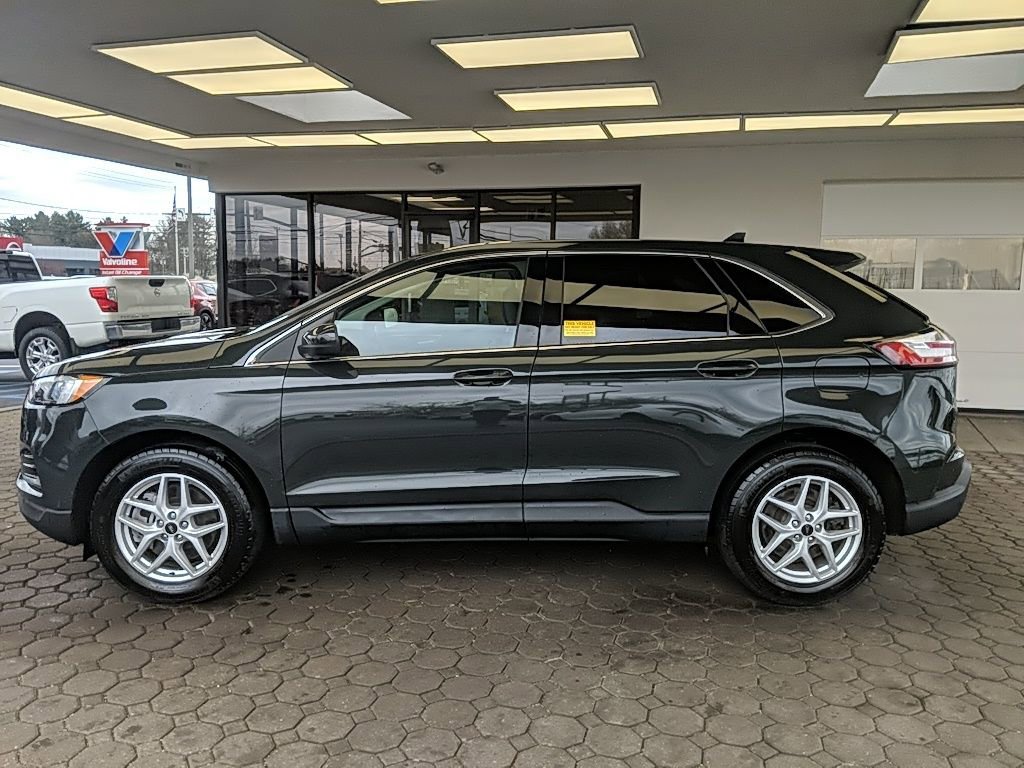 Used 2023 Ford Edge SEL image 11
