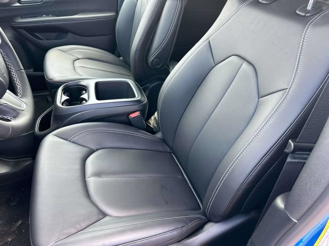 New 2026 Chrysler Pacifica Select FWD image 13