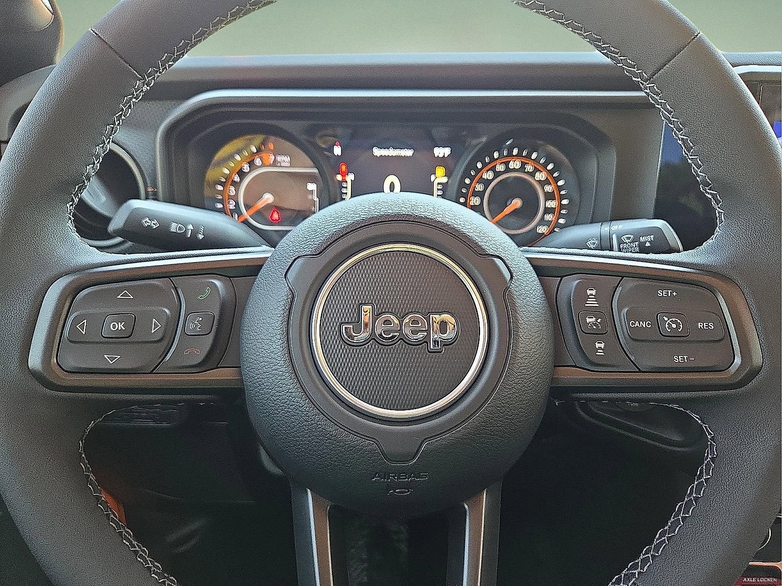 New 2025 Jeep Gladiator Mojave w/ Steel Bumper Group image 24