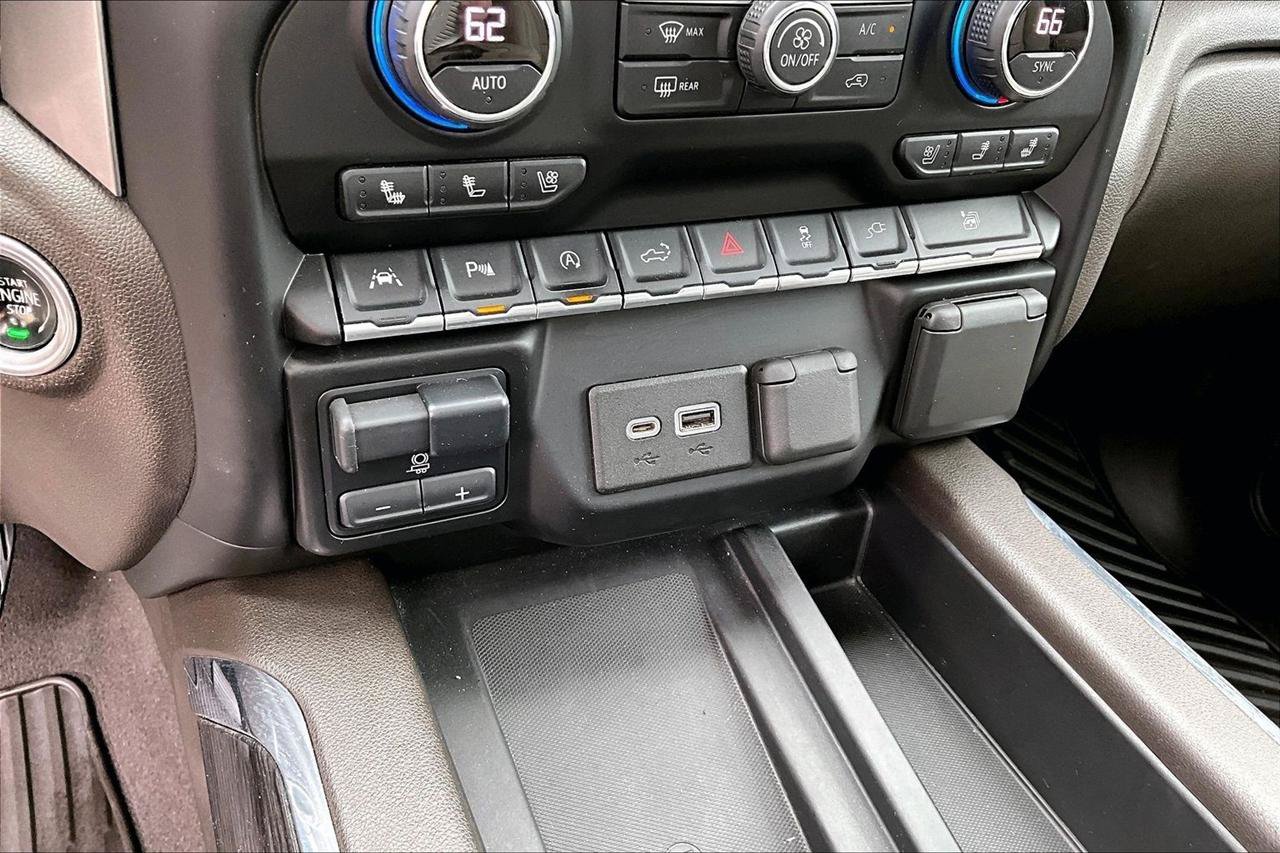 Used 2020 Chevrolet Silverado 1500 LTZ w/ LTZ Premium Package AWD/4WD image 18