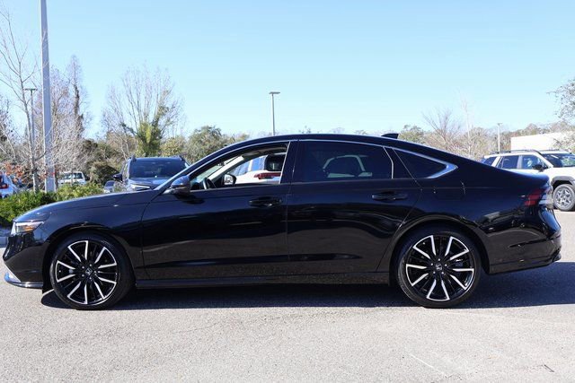 Used 2023 Honda Accord Touring image 5