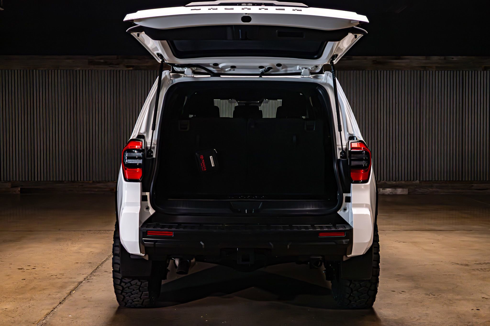 Used 2025 Toyota 4Runner SR5 AWD/4WD image 9