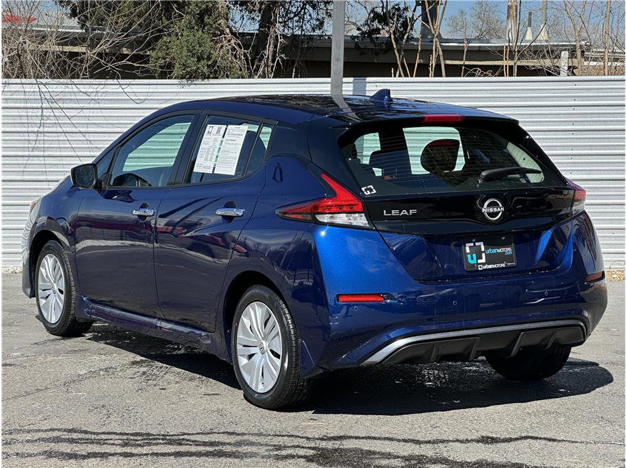 Used 2025 Nissan Leaf S image 3