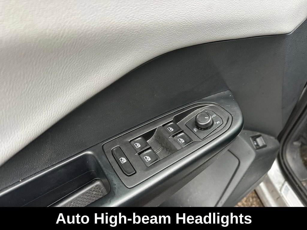 Used 2023 Volkswagen Taos SE w/ Panoramic Sunroof Package image 12