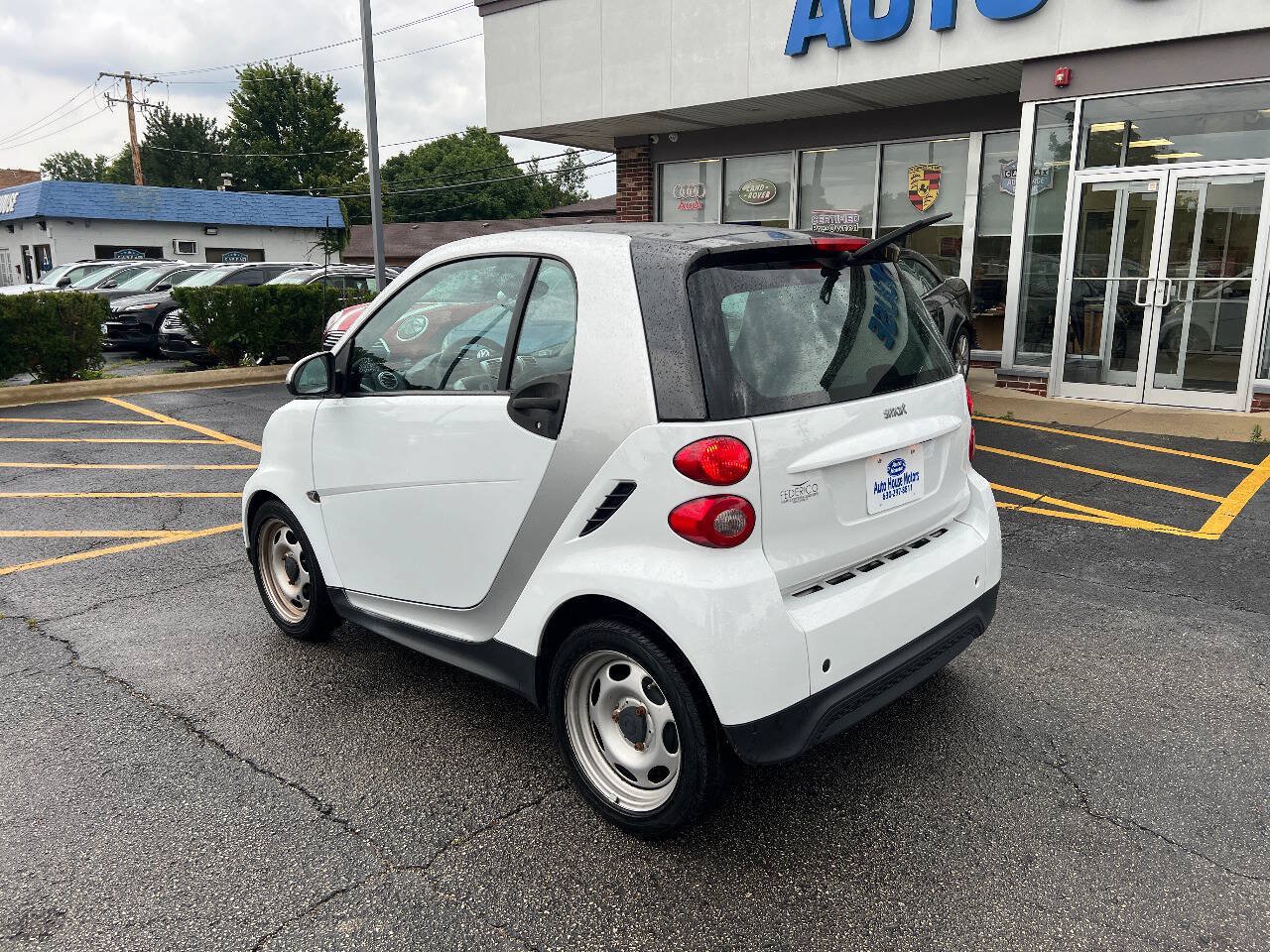 Used 2015 smart fortwo pure RWD image 13