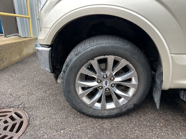 Used 2017 Ford F150 Lariat w/ Equipment Group 502A Luxury image 16