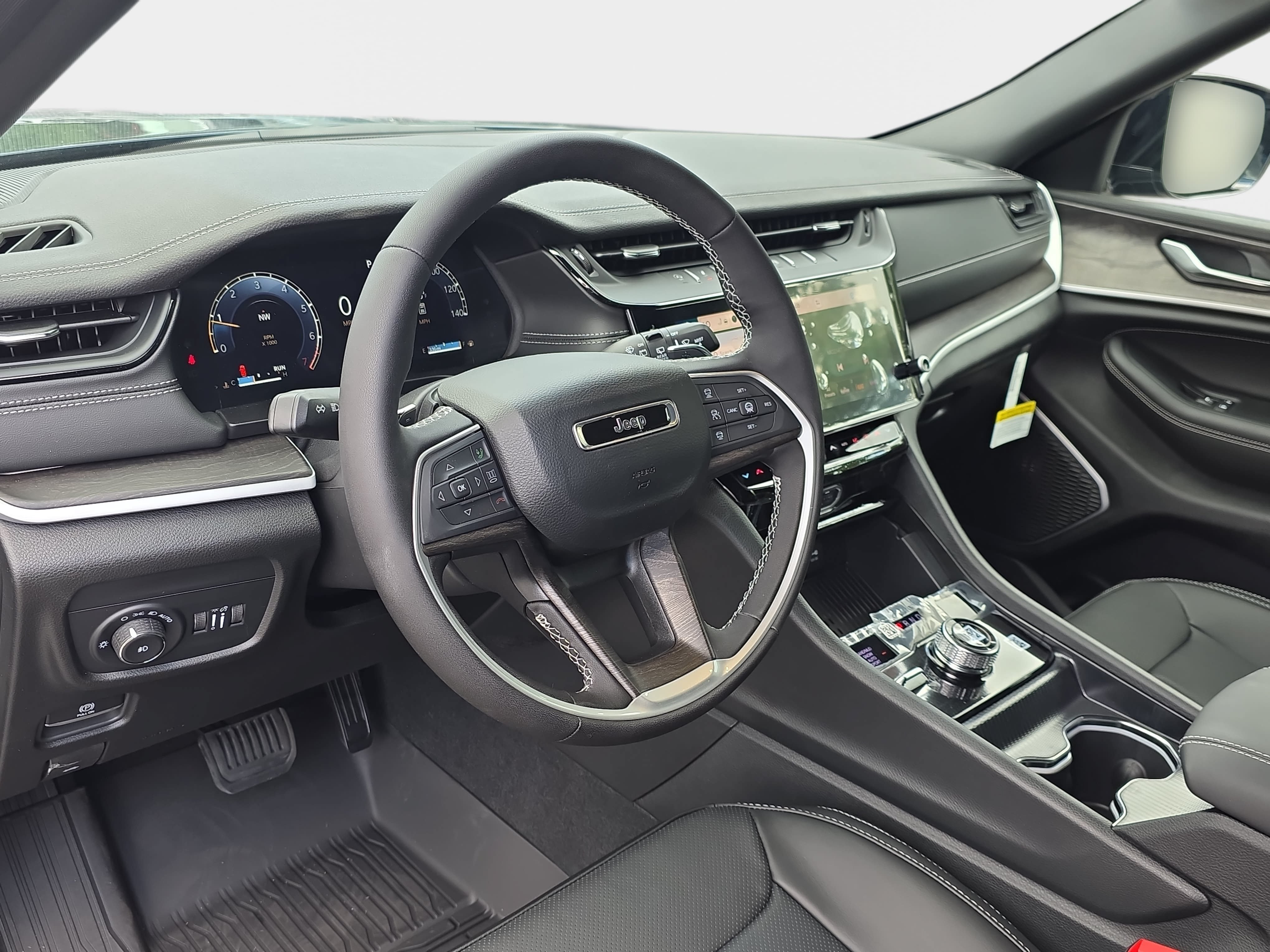 New 2026 Jeep Grand Cherokee Limited AWD/4WD image 14