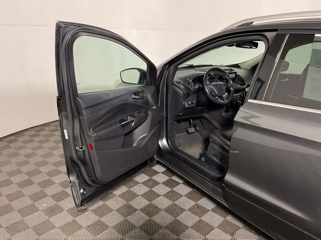 Used 2017 Ford Escape Titanium image 15