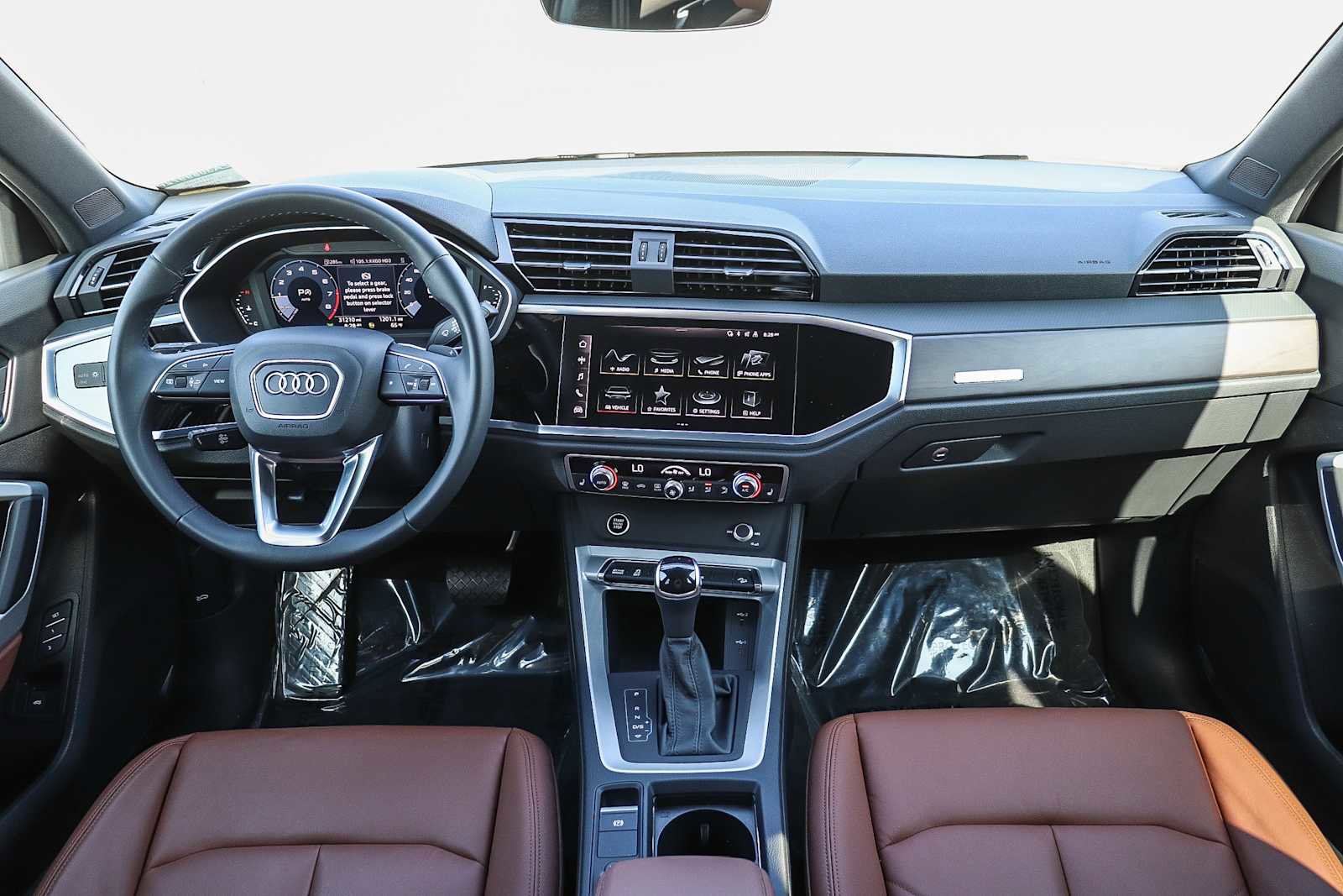 Used 2023 Audi Q3 2.0T Premium w/ Convenience Package image 16