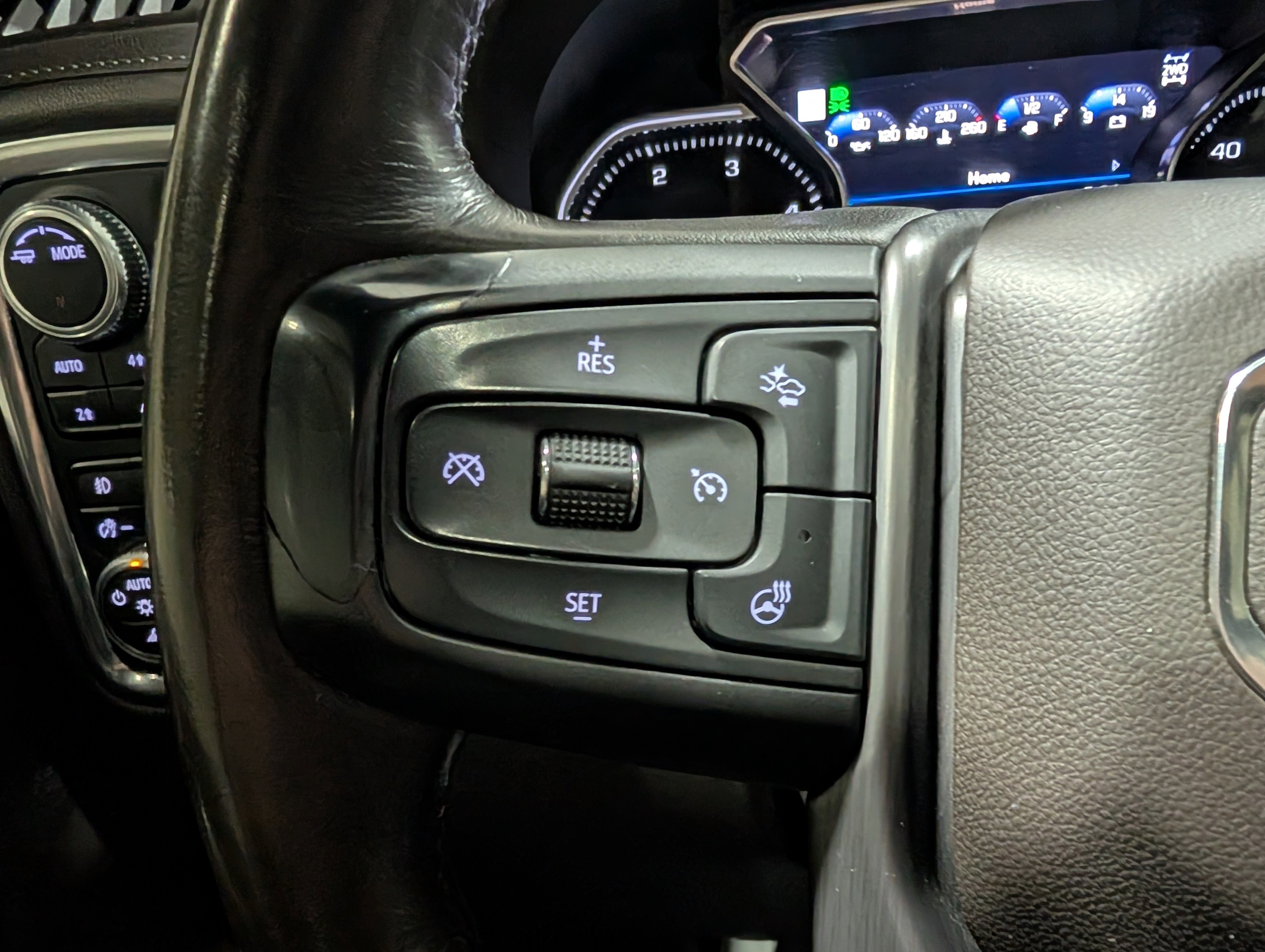 Used 2020 GMC Sierra 2500 Denali w/ Denali Ultimate Package AWD/4WD image 23